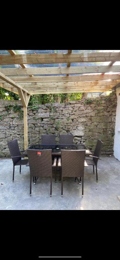 6 Eyre Square Lane Apartment Голуей Екстериор снимка