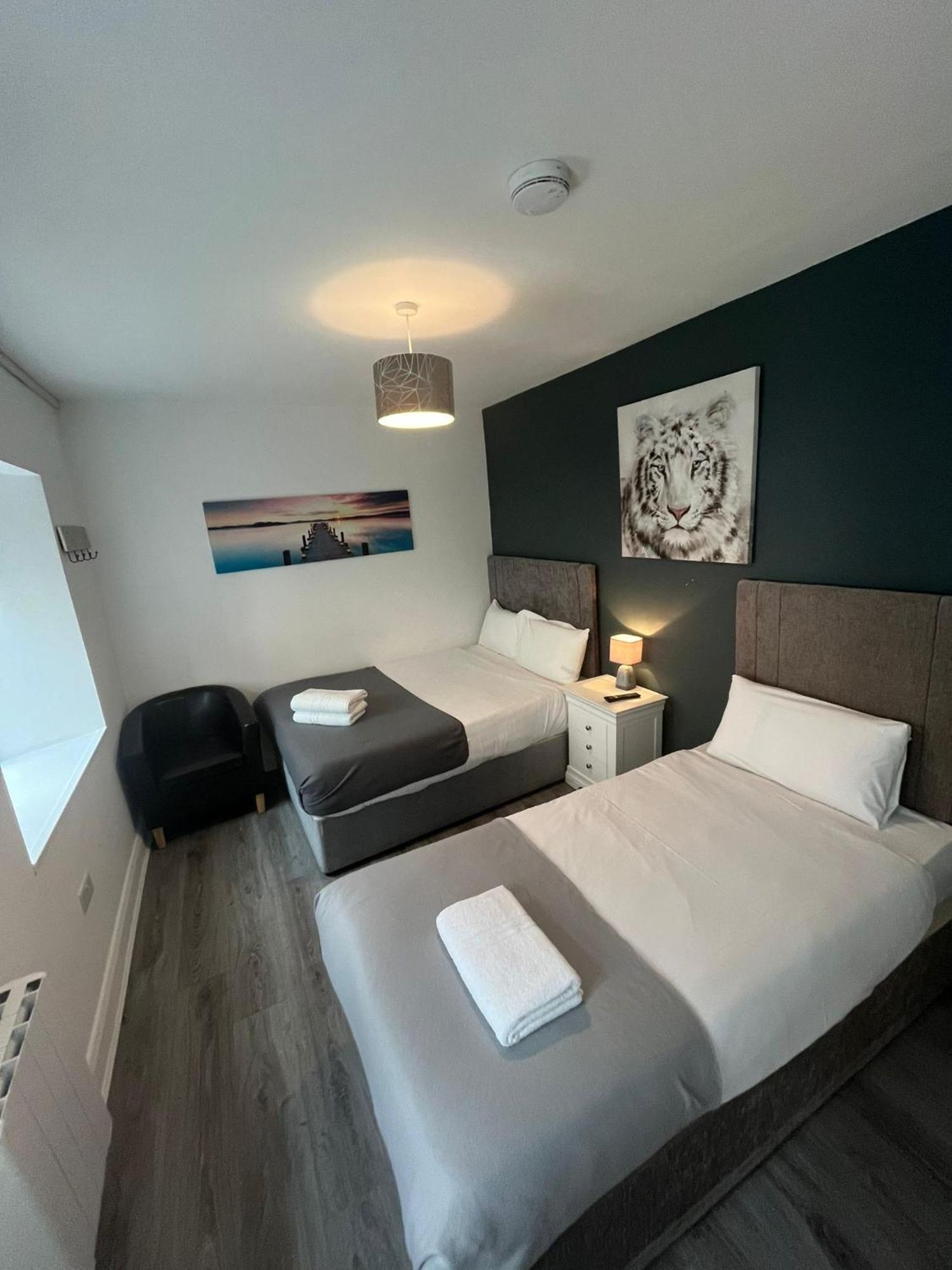 6 Eyre Square Lane Apartment Голуей Екстериор снимка