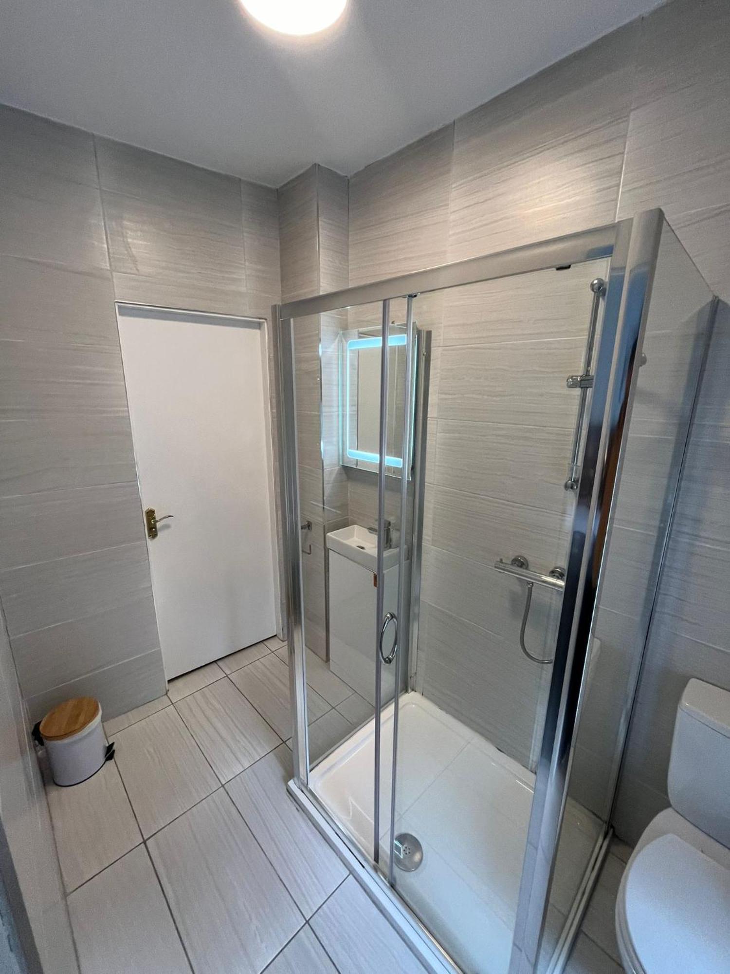 6 Eyre Square Lane Apartment Голуей Екстериор снимка