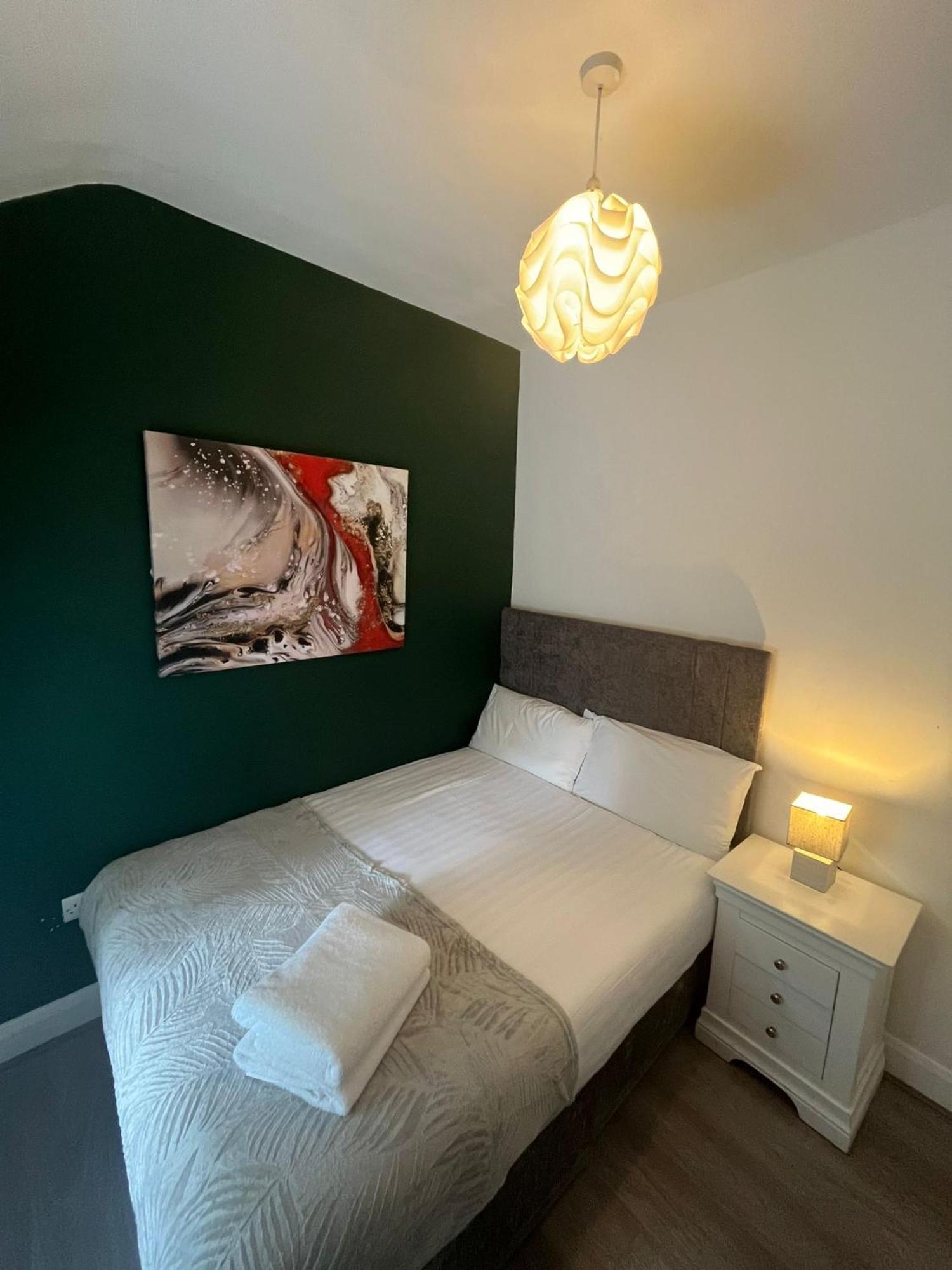 6 Eyre Square Lane Apartment Голуей Екстериор снимка