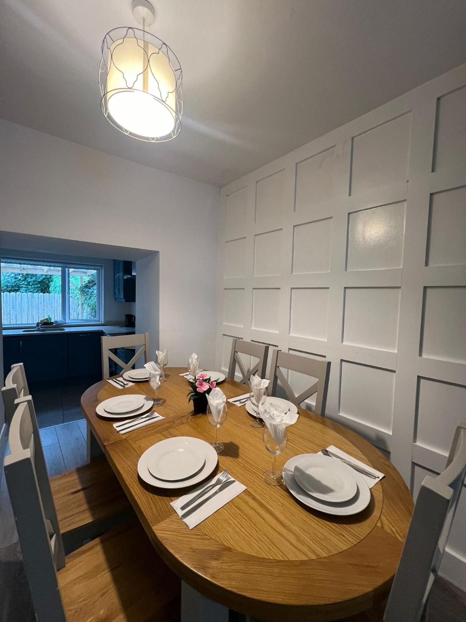 6 Eyre Square Lane Apartment Голуей Екстериор снимка